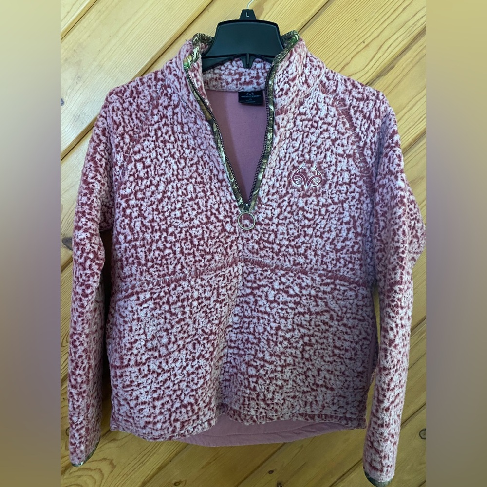 Realtree youth, size 16, long sleeve pink sweatshirt (o16)